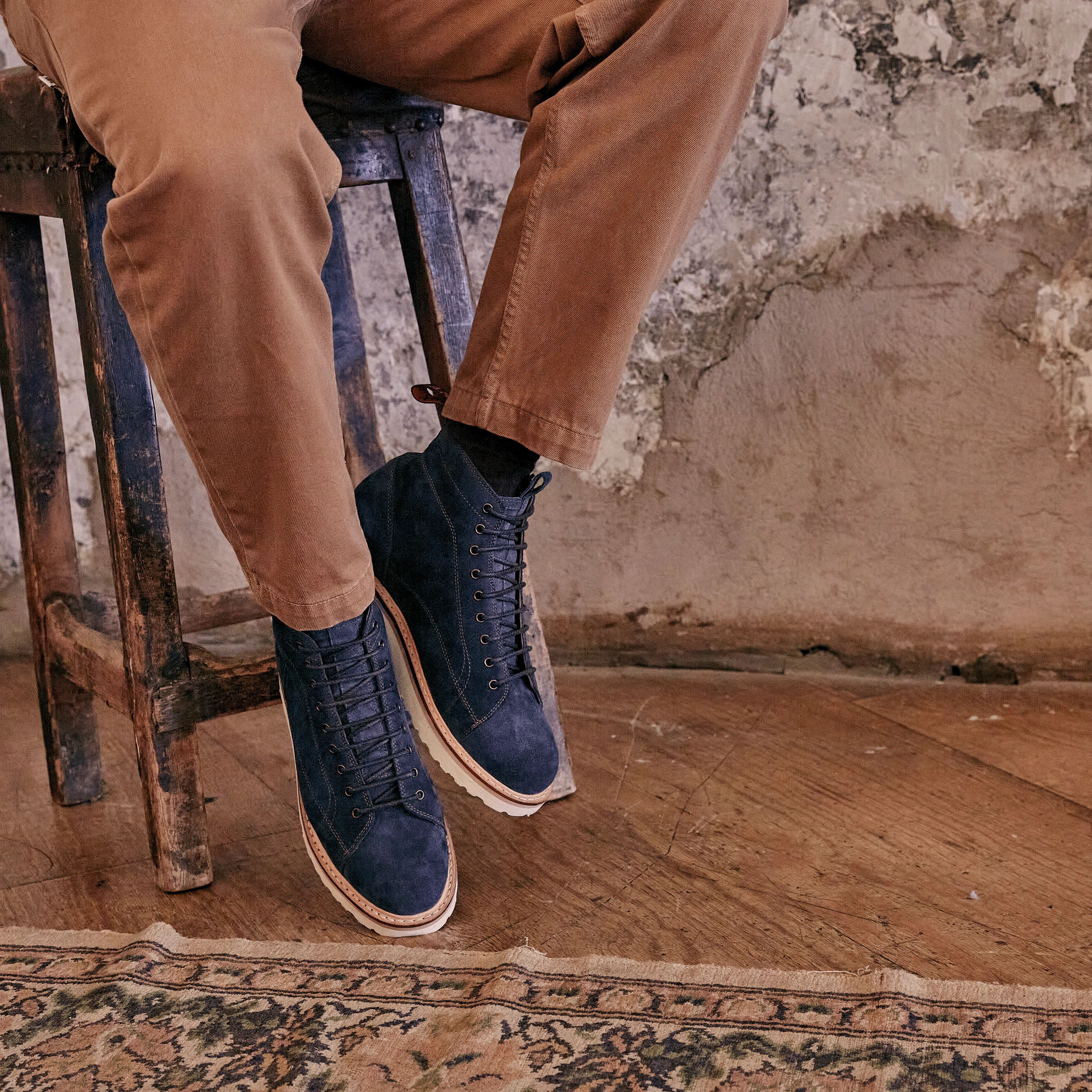 BARLEY // NAVY SUEDE