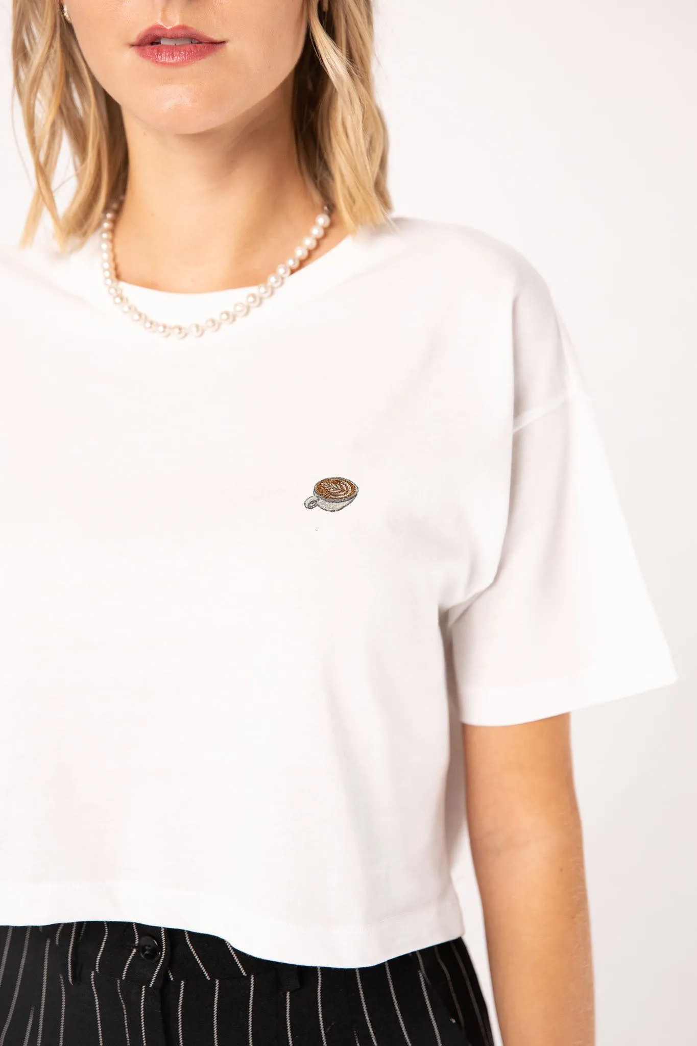 Flat White | Besticktes Bio Baumwoll Crop Top