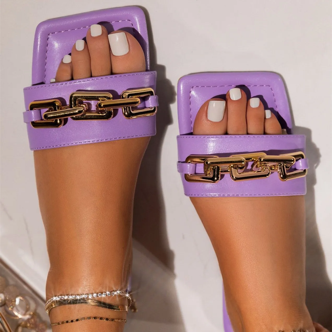 Women square peep toe chain decor flat slide sandals